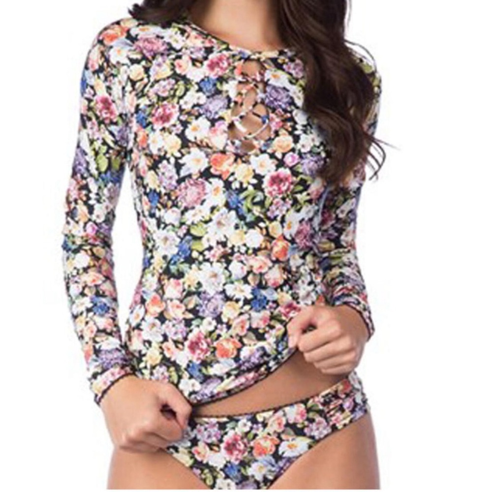 Lucky Brand late bloomer ls rash guard 🌸